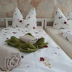 Guest house Gaestehaus Wohngut 3*